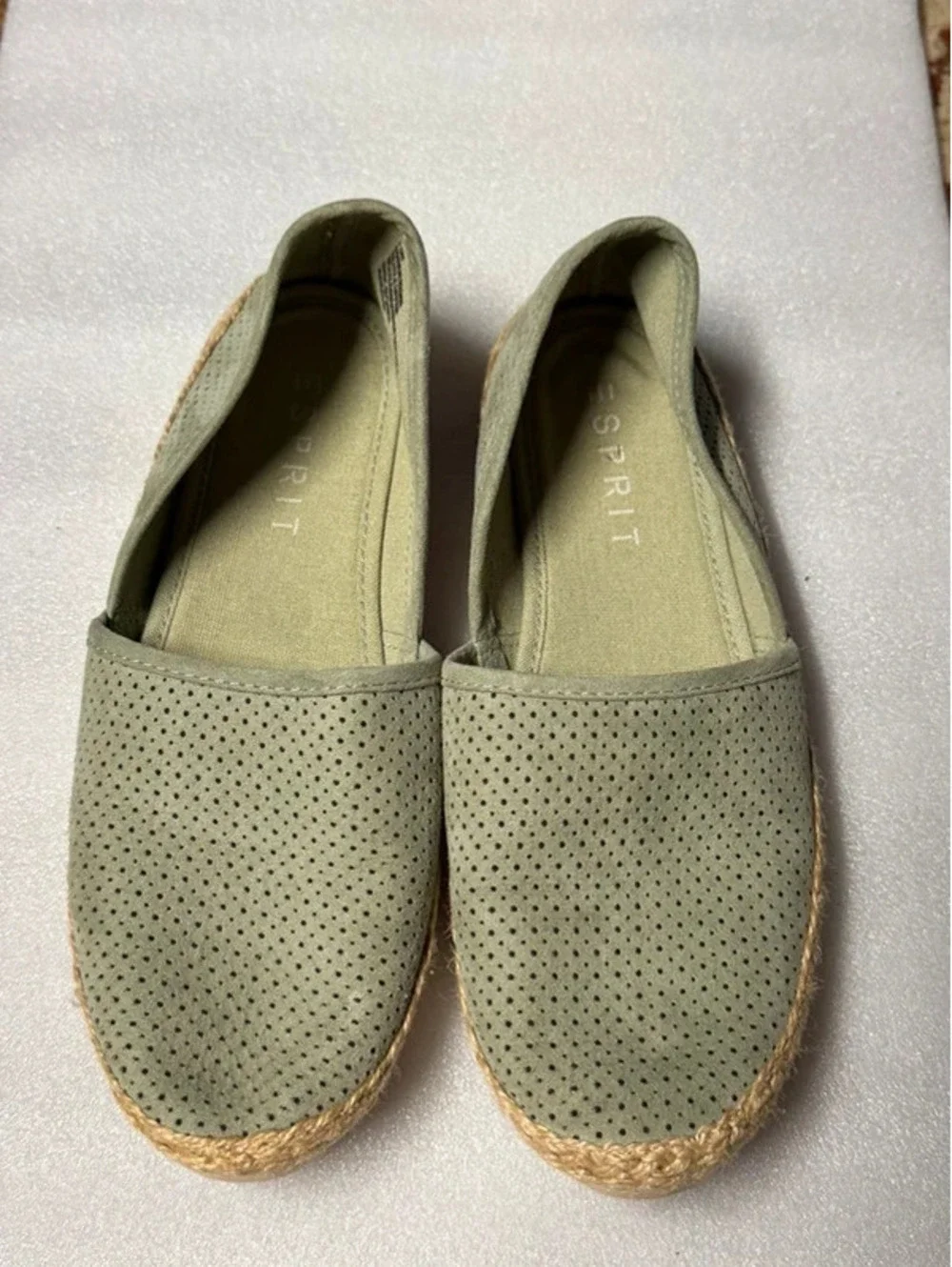7.5 M sage green slip-on espadrille flats Esprit